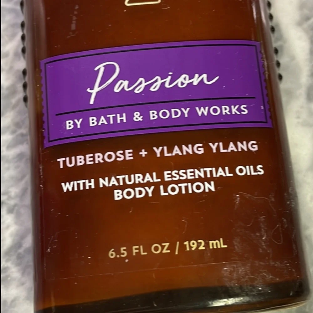 Bath‎ and Body Works Aromatherapy Lotion Passion